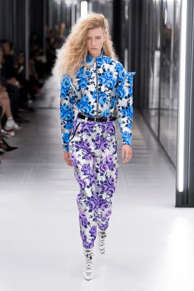 Look 47